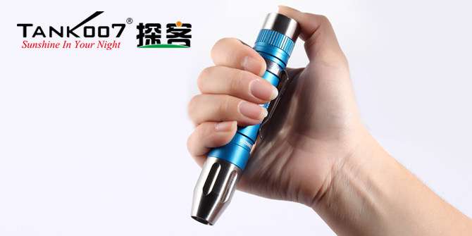 新手收藏家必用珠寶玉石鑒定工具——TANK007照玉手電筒！